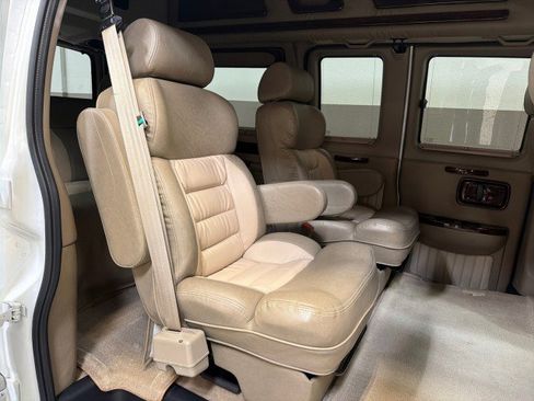 Used 2014 GMC Savana 1500 image 45