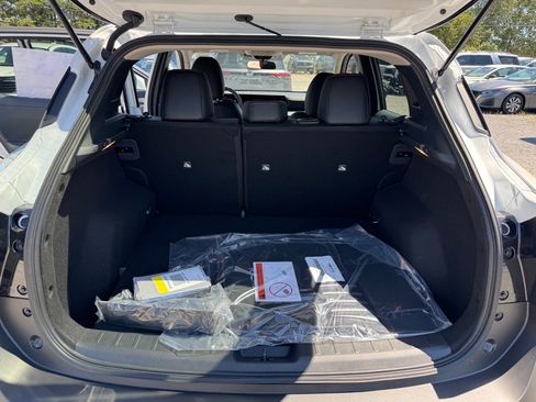 New 2025 Nissan Kicks SR image 10