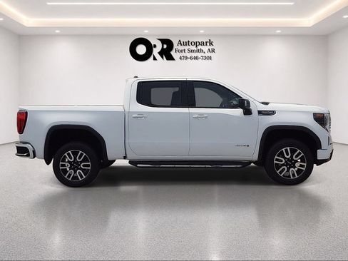 Used 2024 GMC Sierra 1500 AT4 w/ Technology Package AWD/4WD image 6