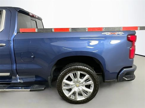 Used 2022 Chevrolet Silverado 1500 High Country w/ High Country Premium Package image 39