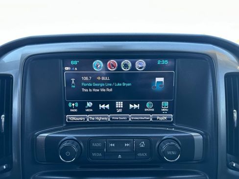 Used 2018 Chevrolet Silverado 1500 LT w/ All Star Edition AWD/4WD image 3
