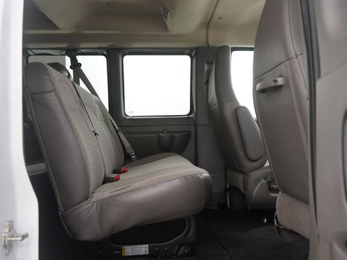 Used 2025 Chevrolet Express 3500 LT w/ LT Preferred Equipment Group image 12