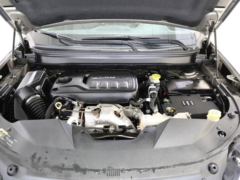 Used 2019 Jeep Cherokee Limited w/ Luxury Group image 25