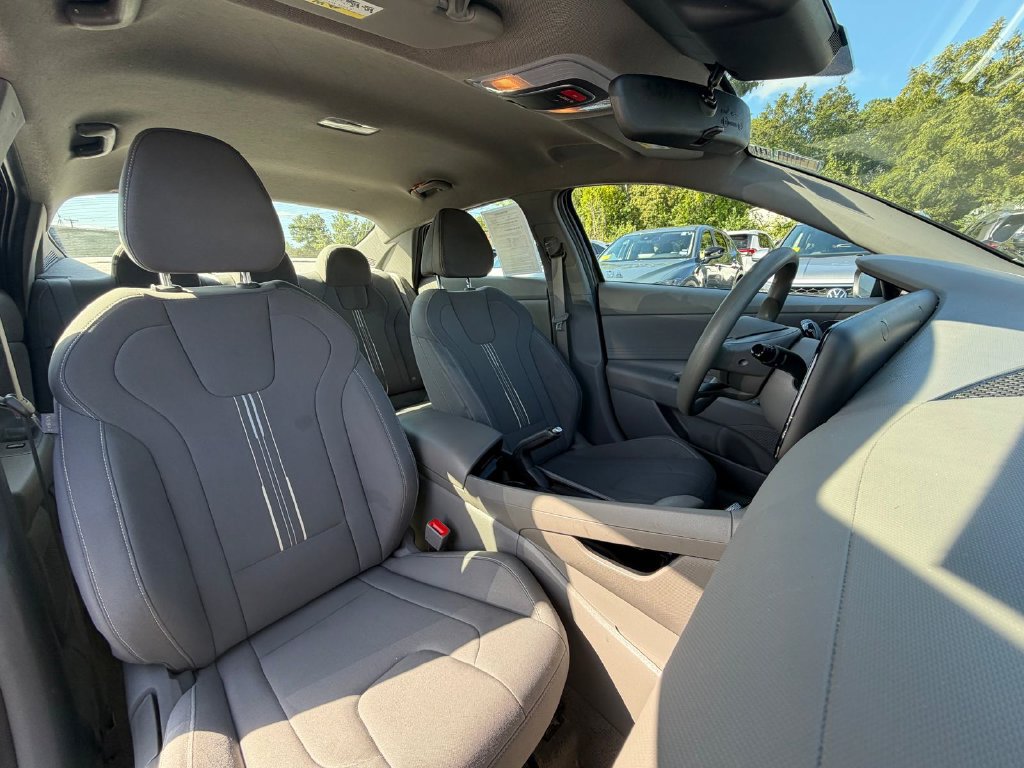 Used 2024 Hyundai Elantra SEL FWD image 19
