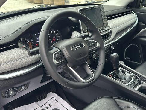 Certified 2022 Jeep Compass Latitude w/ Sun and Sound Group image 15