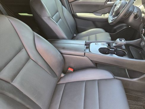 Used 2022 Nissan Rogue SV w/ SV Premium Package FWD image 19