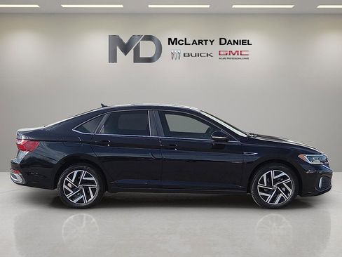 Used 2024 Volkswagen Jetta SEL image 6