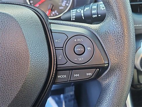 Used 2019 Toyota RAV4 XLE image 24