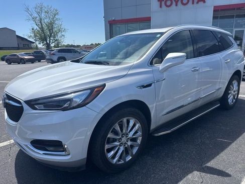 Used 2018 Buick Enclave Premium w/ Experience Buick Package FWD image 1