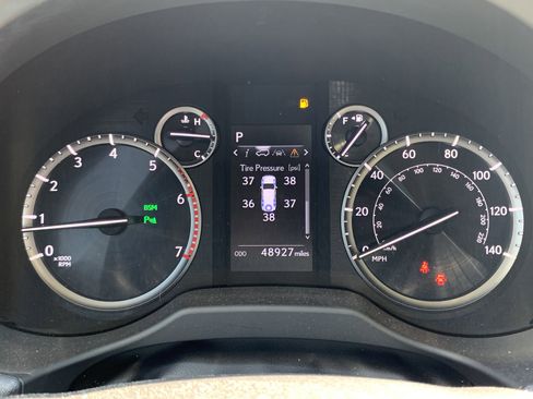 Used 2021 Lexus GX 460 Premium w/ Premium Package image 21