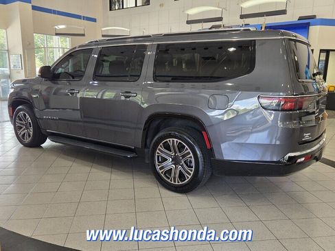 Used 2023 Jeep Wagoneer L Series II AWD/4WD image 6