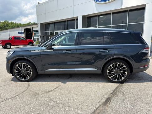 Used 2023 Lincoln Aviator Reserve w/ Equipment Group 201A RWD image 4