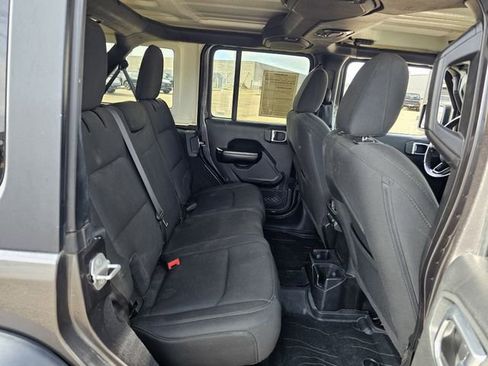 Used 2020 Jeep Wrangler Unlimited Sport S image 24