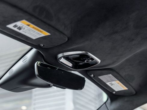 Used 2023 McLaren Artura image 25