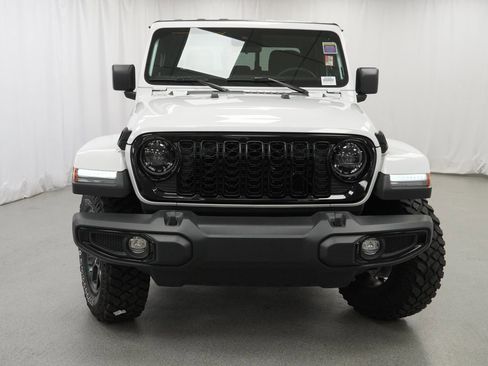 Certified 2024 Jeep Gladiator Sport image 8