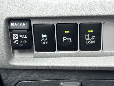 Used 2017 Toyota Sienna XLE w/ XLE Navigation Package image 23