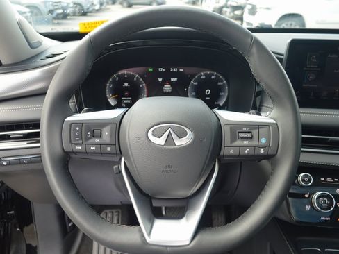 Certified 2025 INFINITI QX60 Luxe w/ Vision Package image 15