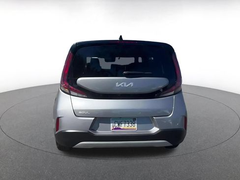 Used 2025 Kia Soul LX w/ LX Technology Package FWD image 12