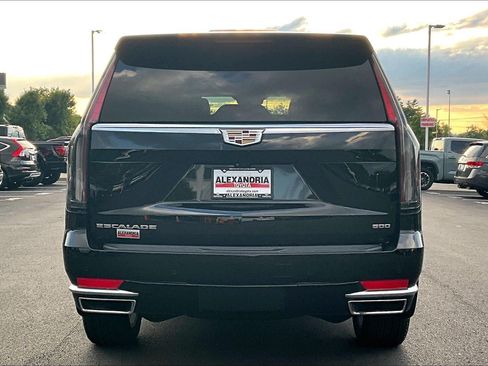 Used 2023 Cadillac Escalade ESV Premium Luxury AWD/4WD image 4