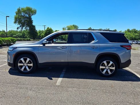 Used 2023 Chevrolet Traverse LT w/ LT Premium Package AWD/4WD image 7