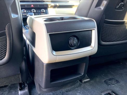 Used 2022 Kia Carnival LX image 35