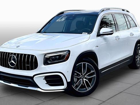 Used 2025 Mercedes-Benz GLB 35 AMG 4MATIC image 2