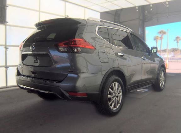 Used 2017 Nissan Rogue SV FWD image 4