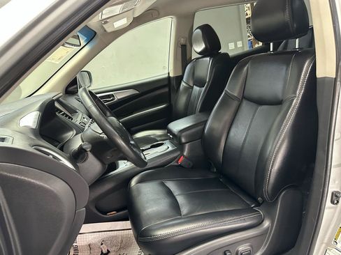 Used 2019 Nissan Pathfinder SL FWD image 20