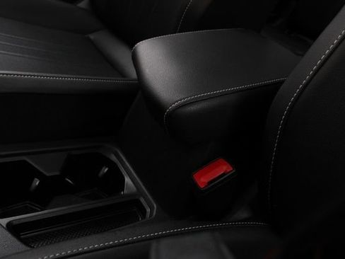 Used 2024 Volkswagen Tiguan SE w/ Panoramic Sunroof Package image 20