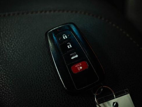 Used 2018 Toyota Camry XLE w/ Protection Package (Q2) FWD image 23