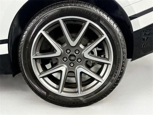 Used 2026 Land Rover Range Rover Velar Dynamic SE image 31