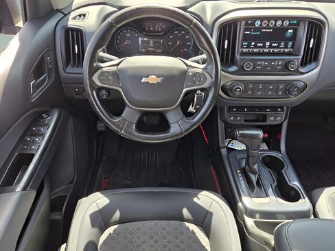Used 2018 Chevrolet Colorado Z71 AWD/4WD image 11