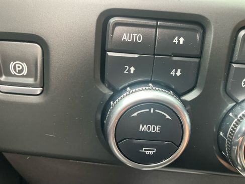 Used 2024 GMC Sierra 1500 Denali w/ Technology Package AWD/4WD image 15