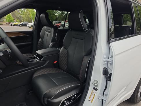 New 2026 Jeep Grand Cherokee Summit AWD/4WD image 11