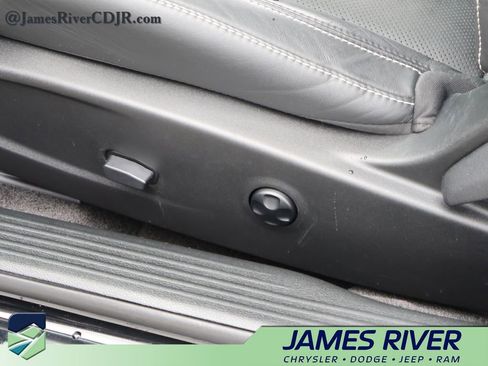 Used 2016 Dodge Challenger SRT Hellcat image 19