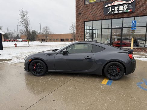 Used 2017 Subaru BRZ Limited w/ Performance Package image 10