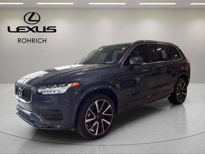 Used 2022 Volvo XC90 T6 Momentum w/ Advanced Package