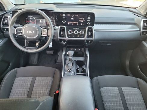 Certified 2023 Kia Sorento LX AWD/4WD image 18