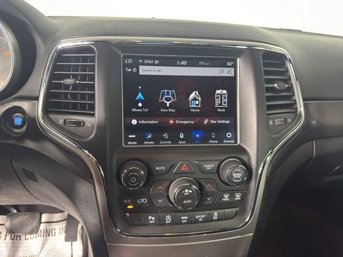 Used 2018 Jeep Grand Cherokee Altitude image 26