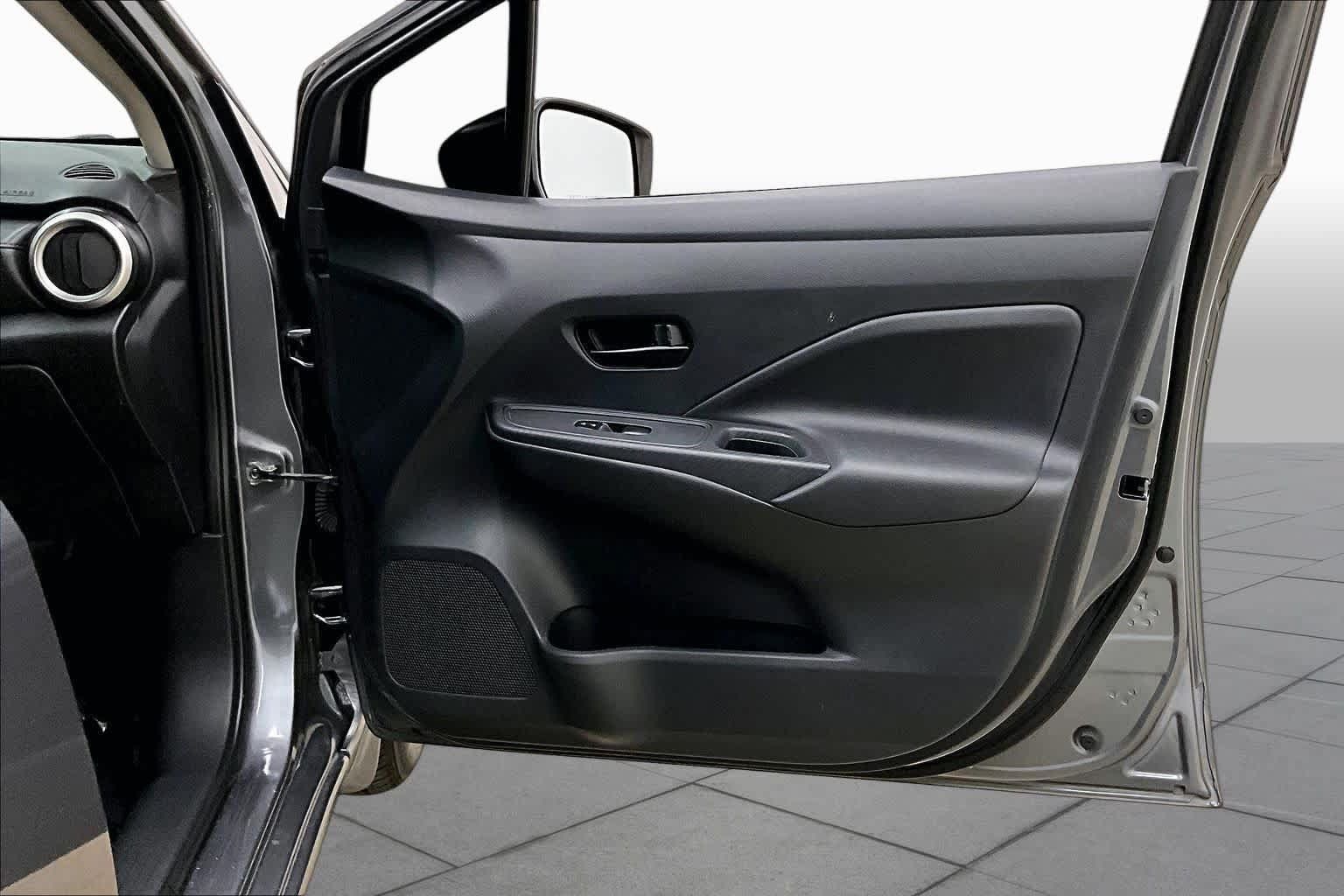 Used 2021 Nissan Versa S FWD image 26