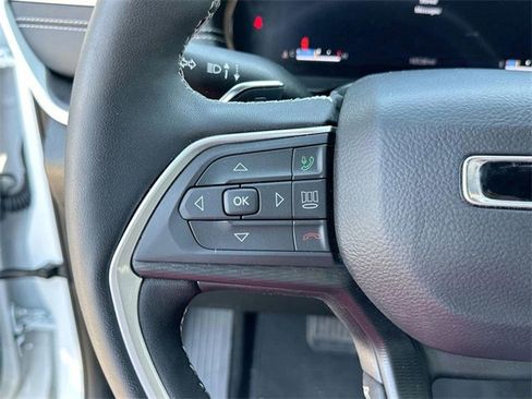 Certified 2024 Jeep Grand Cherokee L Altitude image 26