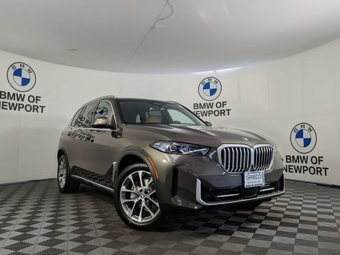 New 2026 BMW X5 xDrive40i w/ Premium Package AWD/4WD image 3