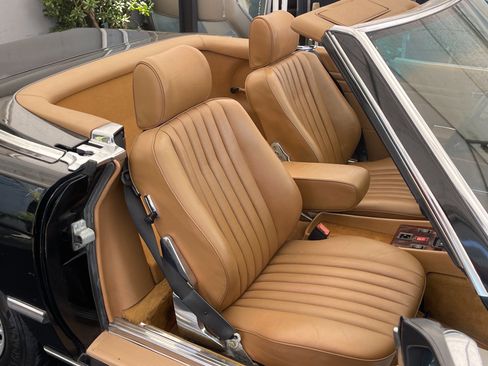 Used 1986 Mercedes-Benz 560 SL image 33