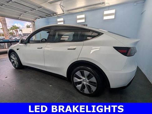 Used 2023 Tesla Model Y Long Range image 9