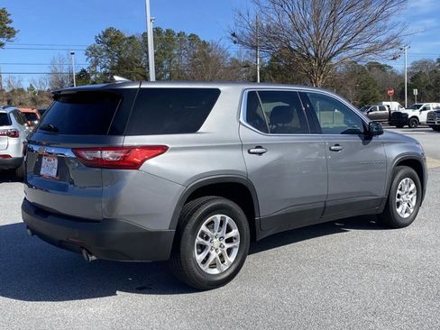 Used 2019 Chevrolet Traverse LS image 4