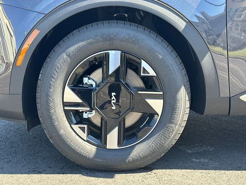 New 2026 Kia Sportage LX image 11