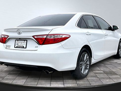 Used 2017 Toyota Camry XSE image 5