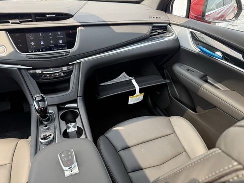 New 2025 Cadillac XT5 Premium Luxury w/ LPO, Floor Liner Package image 20