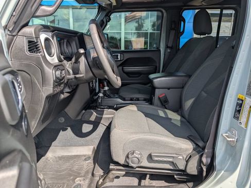 Used 2024 Jeep Wrangler Unlimited Sport AWD/4WD image 10