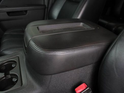 Used 2011 GMC Sierra 2500 SLT w/ Snow Plow Prep Package image 6